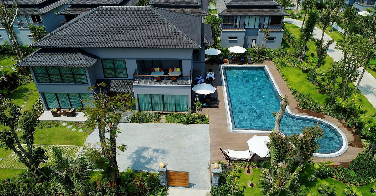 Discovering Economical Villas Near Phuket's Shopping Hotspots